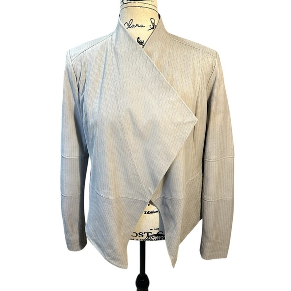 G.I.L.I Got To Love It Gray Leather Cascade Waterfall Blazer Sz 10 - Picture 3 of 13